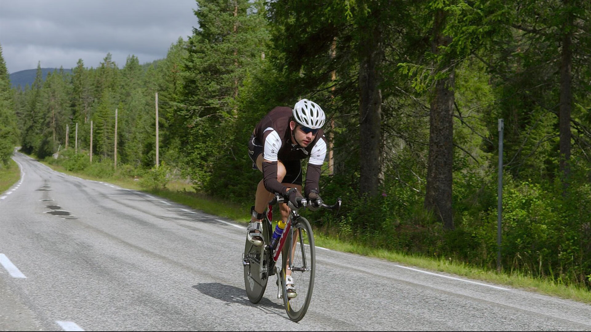 开云体育登录-当战火与足球相遇，哥伦比亚决胜局带走的不只是一场胜利