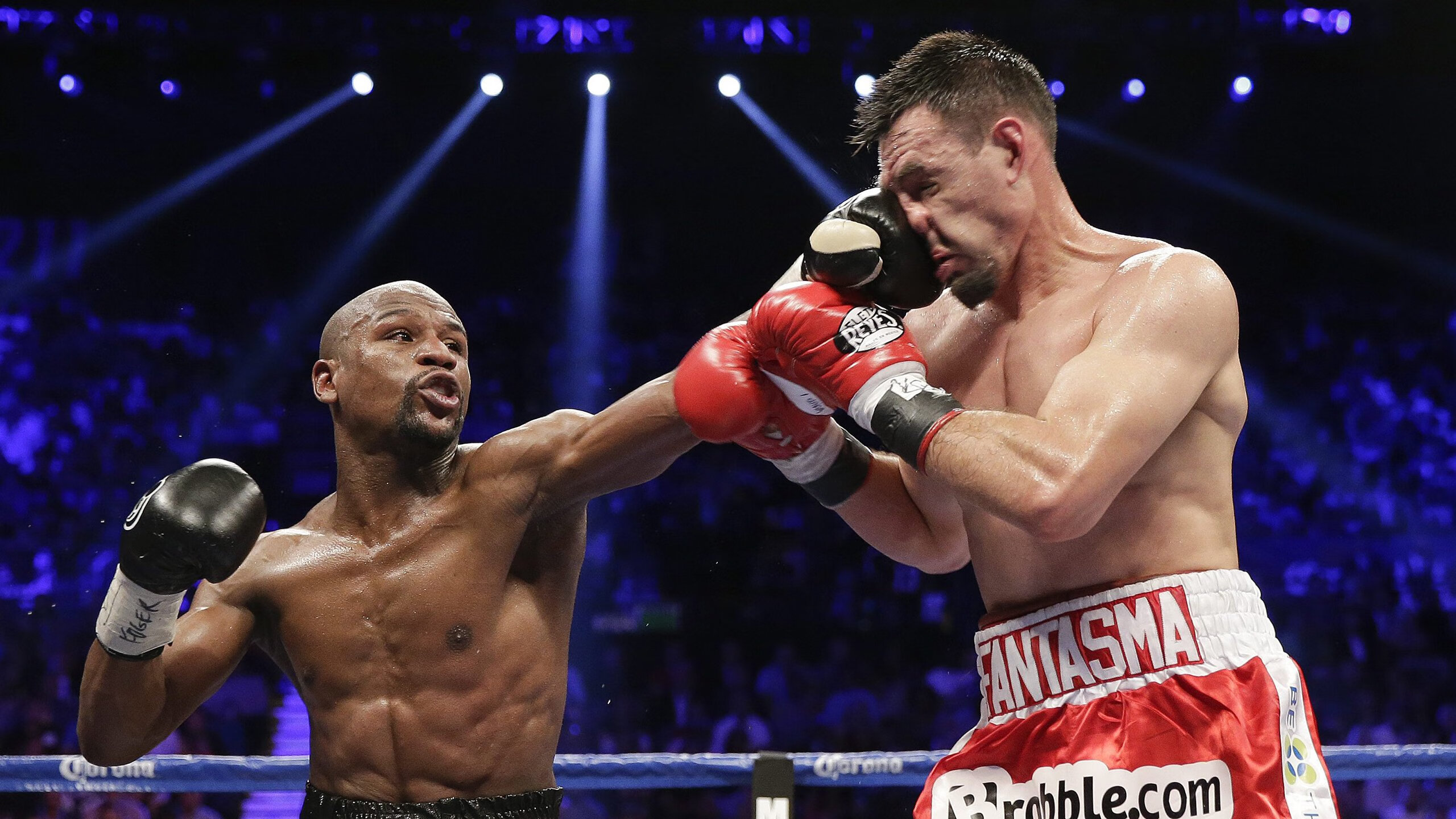 开云体育中国-欧冠决赛焦点战，当国王淘汰深圳队，足球如何成为现代人的精神圣殿？